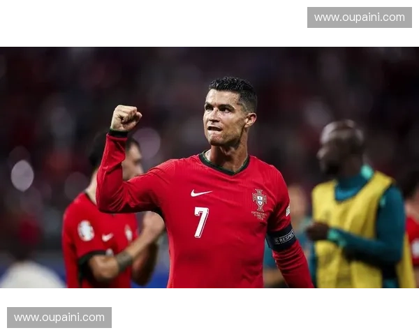 C罗世界杯赛场拼搏瞬间展现无尽激情与不屈精神
